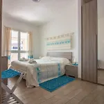 Guesthost - Lovely Near The Beach!
