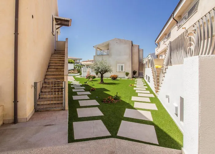 Guesthost - Lovely Near The Beach! *