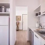 Διαμέρισμα Guesthost - Lovely Near The Beach! *