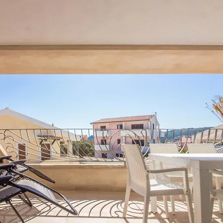 Apartment - Lovely Near The Beach! *