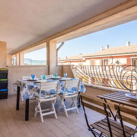 Apartment - Lovely Near The Beach! *